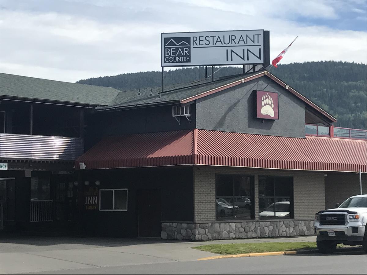 Bear Country Inn Terrace Exterior photo